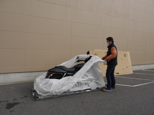 ストリート(XG750)入荷しました!_b0317459_13022819.jpg