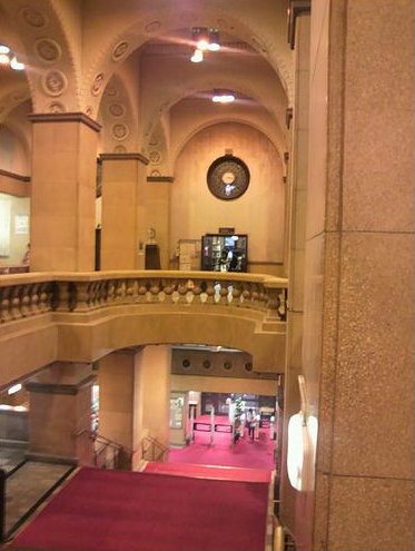 総合図書館