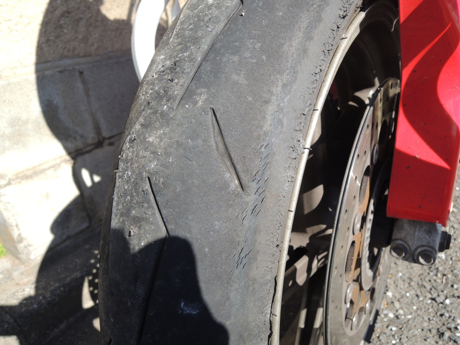St4s タイヤ交換 パイロットパワー2ct Ducati St4s と 748r 時々 Cb750 St4s タイヤ交換 パイロットパワー2ct Ducati St4s と 748r 時々 Cb750