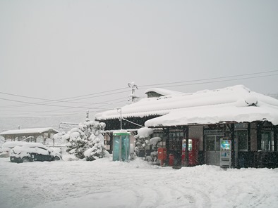 養父駅前・気象台より・・・現在の積雪32cmで雪の朝。_c0044819_7393350.jpg