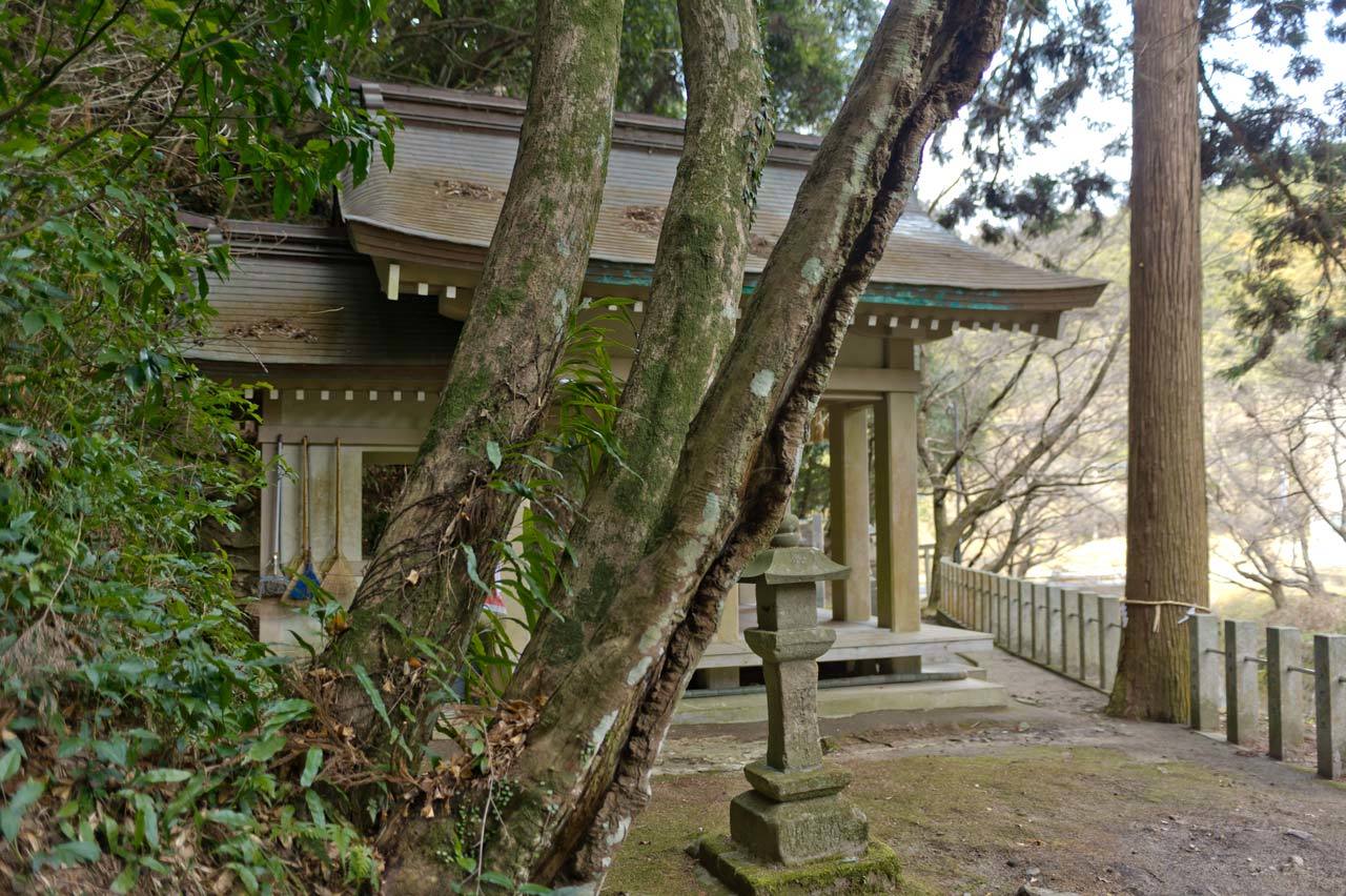 大山祇神社　福岡県糟屋郡宇美町炭焼_b0023047_03503185.jpg