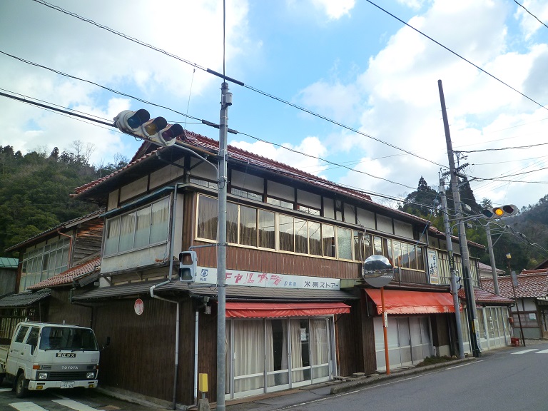 村の大改修_d0087595_06790.jpg
