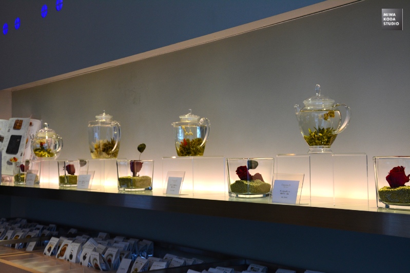 February 17, 2105 赤い薔薇、金の砂そしてハートの茶葉 Red Rose, Gold Sand and Heart Tea Leaf_a0307186_822483.jpg