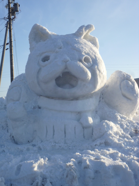 雪像・・妖怪ウォッチのねこ？たぬき？_f0357714_17442566.jpg