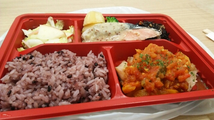 ヘルシーすぎる社食弁当(´・ω・｀)_c0212604_1984912.jpg