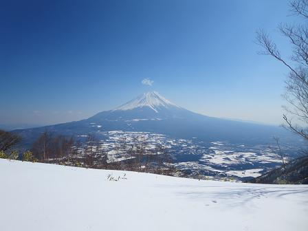 雨ヶ岳　　笹なしの山頂より富士山を望む_f0302771_195913100.jpg