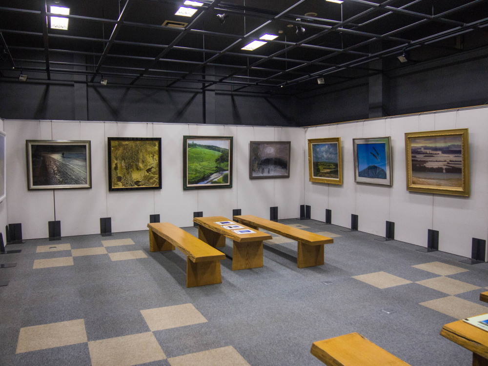 北の大地ビエンナーレ「道の駅移動展」カントリープラザで開催中!_f0276498_13331483.jpg