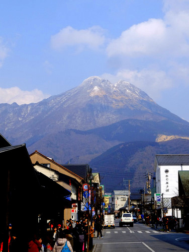 「大分・由布院 由布岳と茶房天井桟敷のモン・ユフ、ニコルズバーのカフェラテ」_a0000029_11302991.jpg