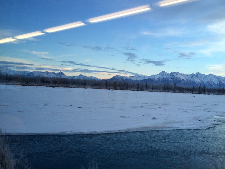 アラスカ鉄道の旅。 アンカレッジからタルキートナへ その1_b0135948_9195887.jpg