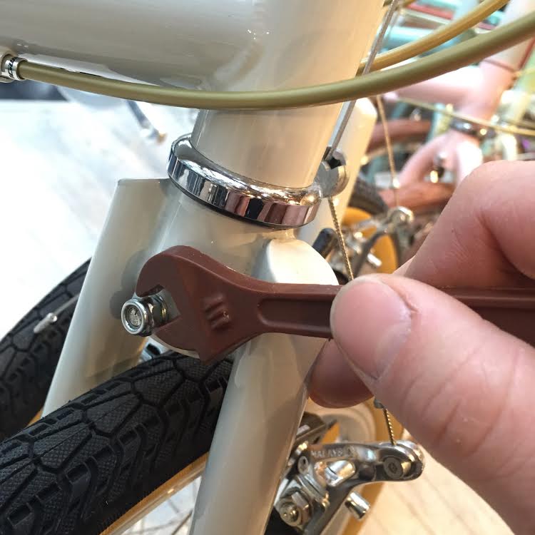 2月18日 渋谷 原宿 の自転車屋 FLAME bike前です_e0188759_137419.jpg