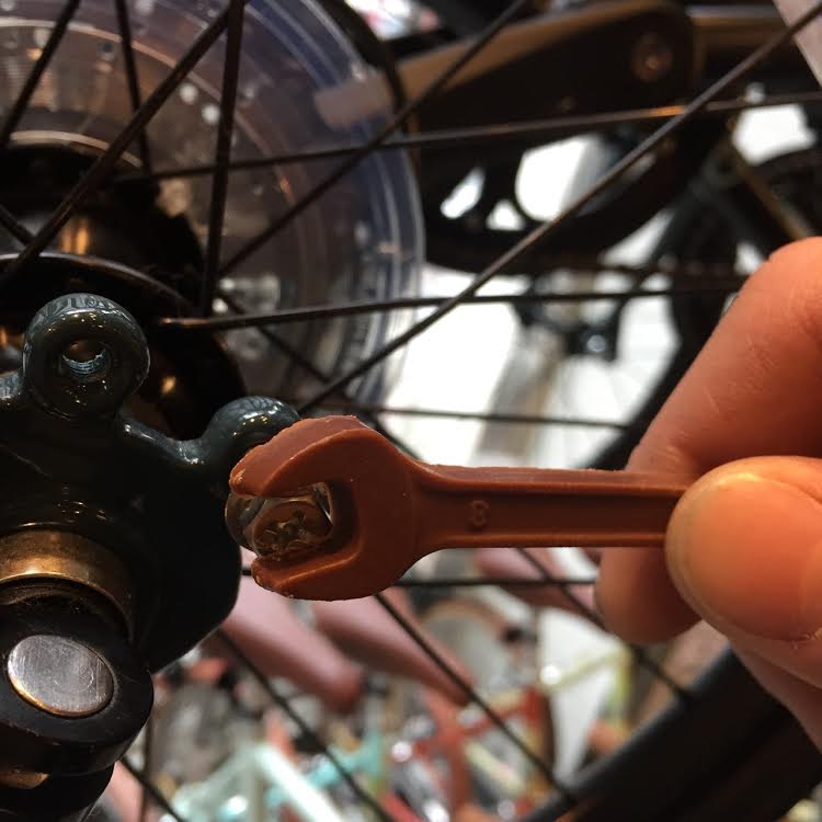 2月18日 渋谷 原宿 の自転車屋 FLAME bike前です_e0188759_1375014.jpg