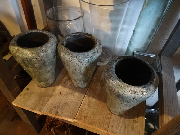 明日の持ち物と器一便入荷。_c0102228_19572687.jpg