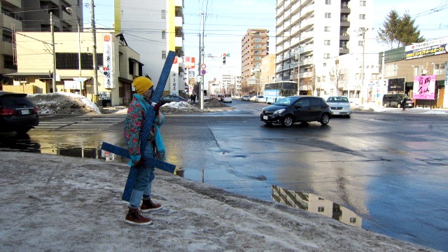 2461)②「ドローイングマン　札幌を　あるく！あるく！あるく！(藤谷康晴)」　札幌路上　終了/ 2月7日(土) _f0126829_18191446.jpg