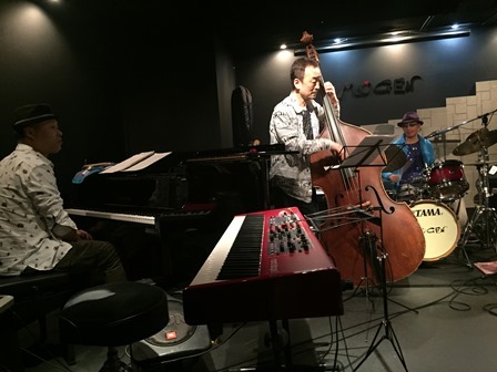 2015-02-19　岸田恵士 & FUNKY BOYS JAZZ BAND @ 銀座「MUGEN」_e0021965_09552659.jpg