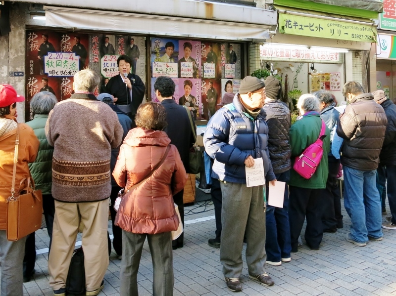 花板・発売記念ミニライブ・ミュージックショップ・ダン（東十条）_b0083801_21304350.jpg