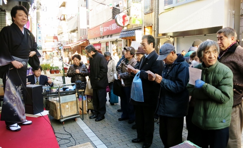 花板・発売記念ミニライブ・ミュージックショップ・ダン（東十条）_b0083801_21310169.jpg