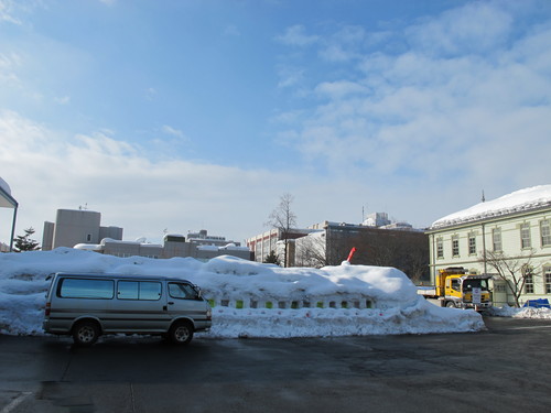 青空の朝、米沢キャンパス風景・・・１）　２月２０日_c0075701_15512913.jpg