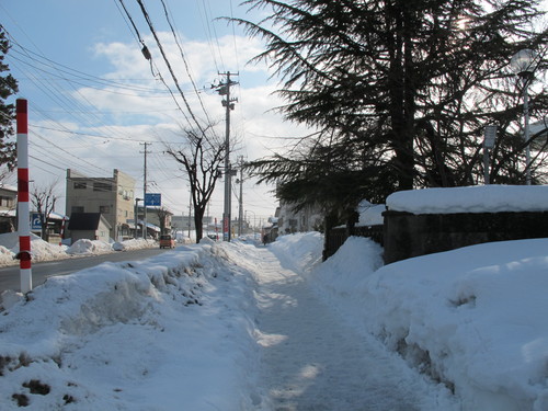 青空の朝、米沢キャンパス風景・・・１）　２月２０日_c0075701_15513187.jpg