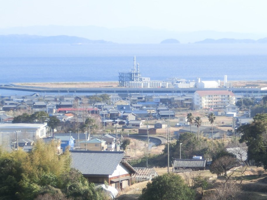 小さな土筆を摘んでくれた村の子達_e0291149_20413999.jpg