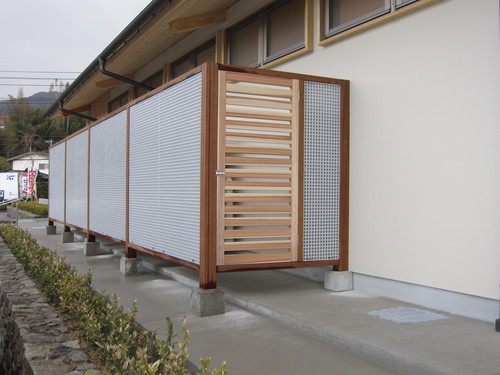 114 エアコン室外機の目隠し 田辺建具店 木のブログ 114 エアコン室外機の目隠し 田辺建具店 木のブログ