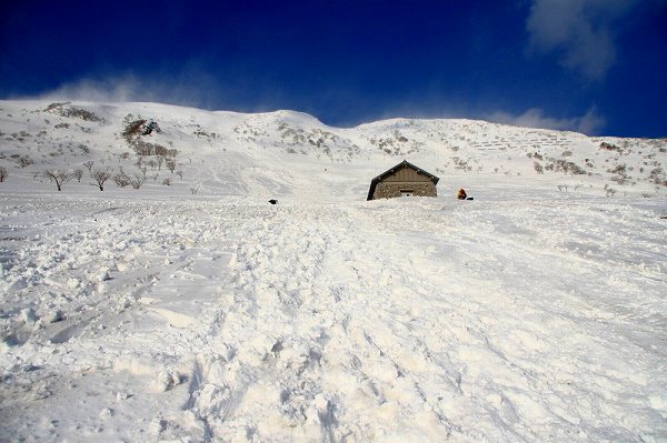 雪の伊吹山で山修行-3　_f0073587_1422183.jpg