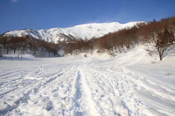 雪の伊吹山で山修行-3　_f0073587_1424395.jpg