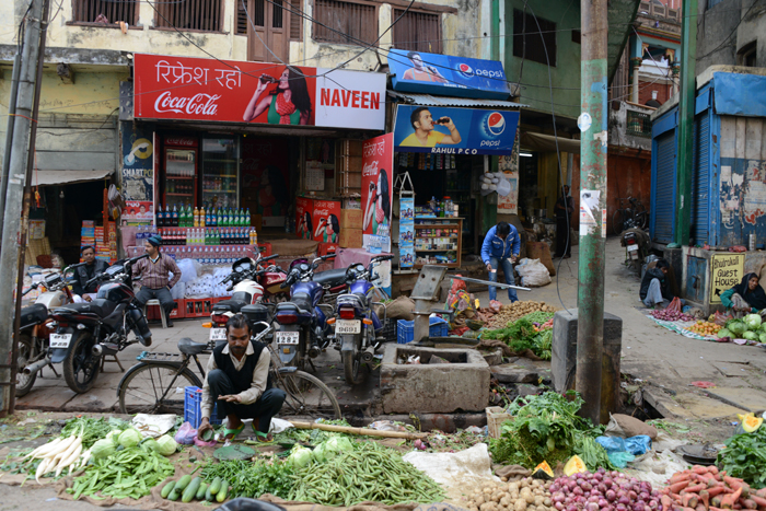 インド・バラナシの町並み写真_e0171573_2364284.jpg