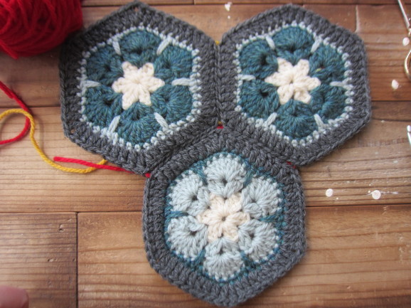 CAL3】六角形モチーフ3枚をつなぐ : Crochet with Ricky