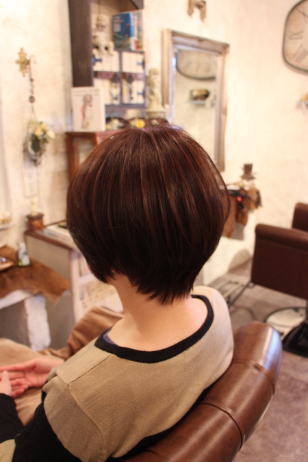 えりがタイトなショートボブ。_b0210688_21511290.jpg