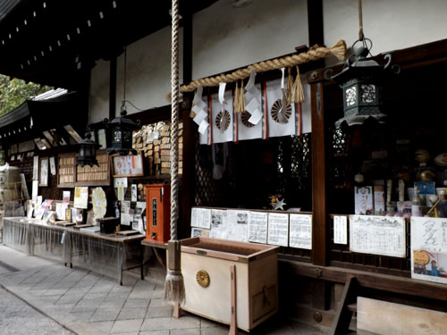 右近の橘 白峰神宮_e0048413_1939872.jpg