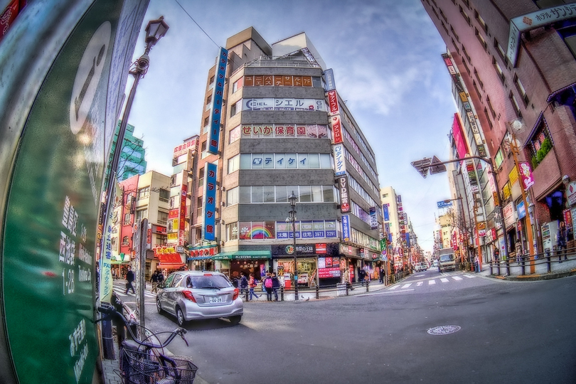 池袋 ロサ会館付近の猥雑な街並 野窓hdr Nomad Hdr
