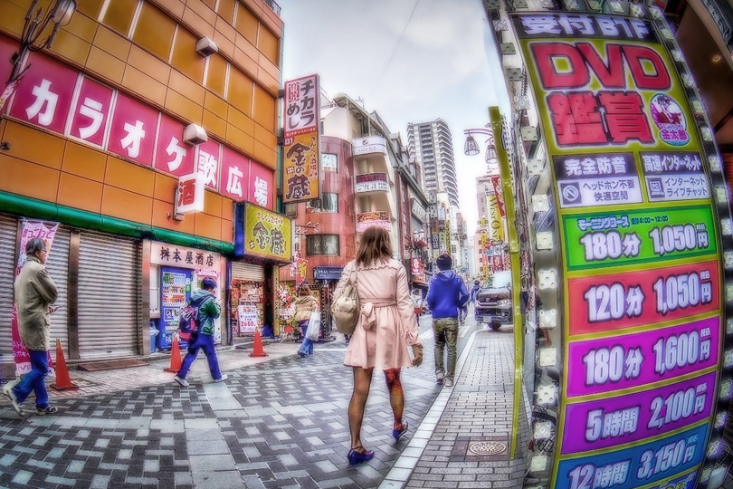 池袋 ロサ会館付近の猥雑な街並 野窓hdr Nomad Hdr