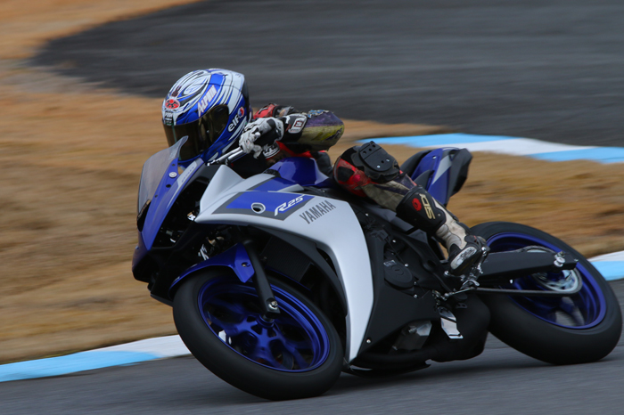 YZF-R25試乗&旧ライバルと再会_d0067418_10195085.jpg