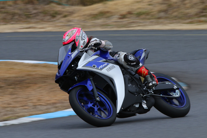 YZF-R25試乗&旧ライバルと再会_d0067418_10204324.jpg