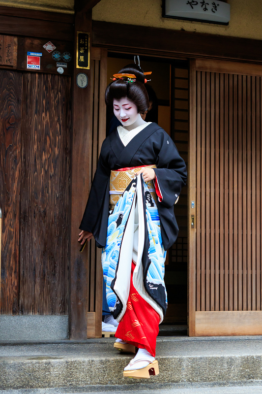 襟替え(祇園甲部・紗月さん)_f0155048_2322630.jpg