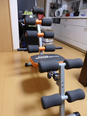 倒れるだけで腹筋 そうだ つくろう 倒れるだけで腹筋 そうだ つくろう