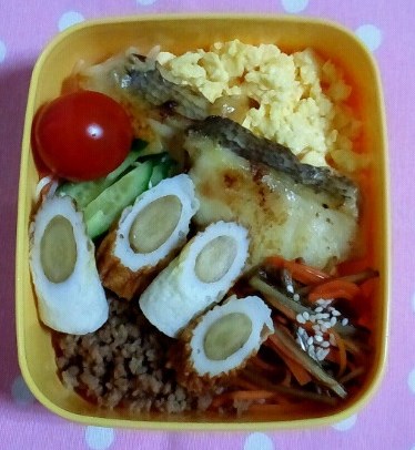 サラ弁＆お嬢の夢応援弁当。。。鱈のみりん焼き弁当_a0211008_12354373.jpg