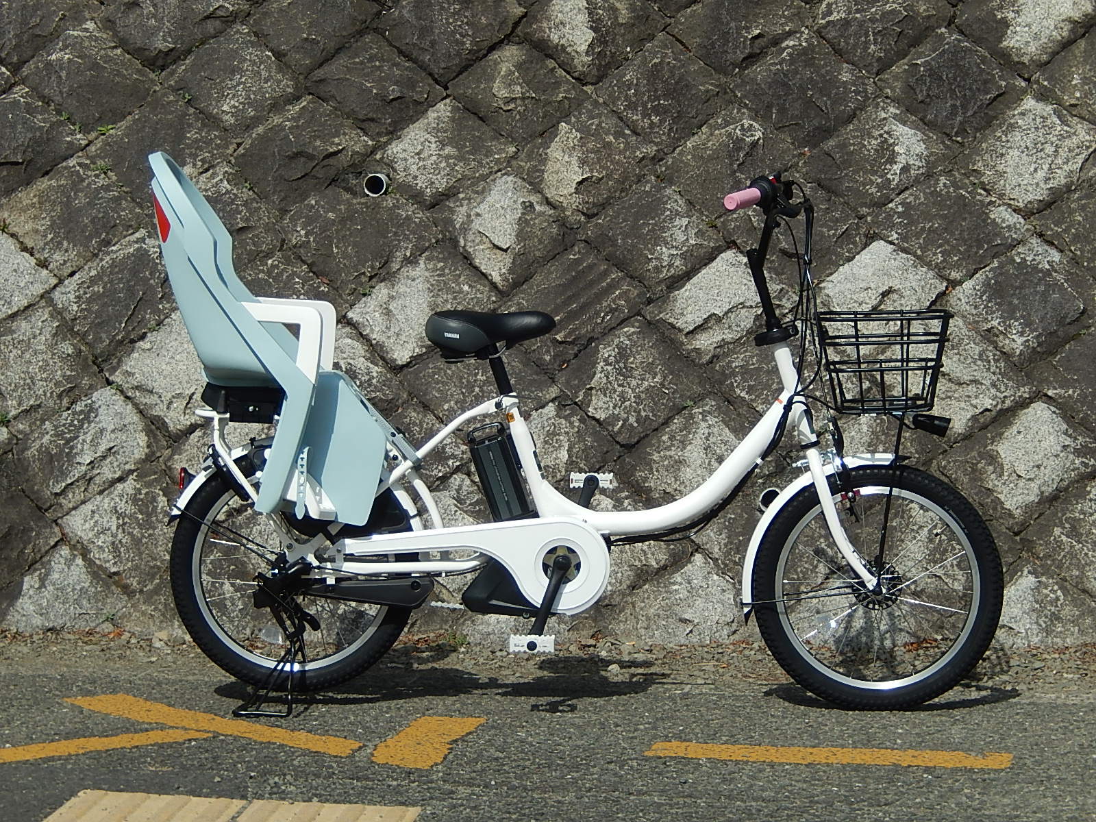 2月28日 渋谷 原宿 の自転車屋 FLAME bike前です_e0188759_1231578.jpg