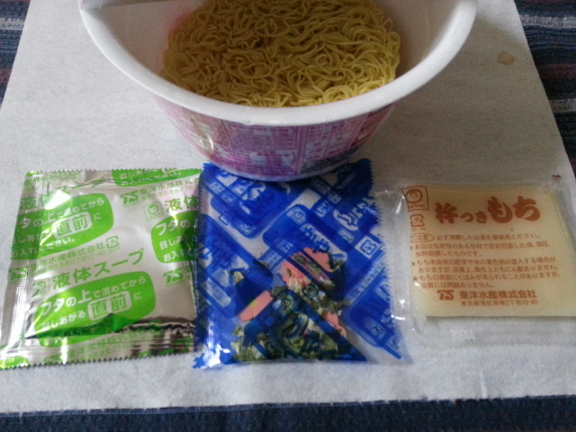 マルちゃん 麺づくりで点づくり和風だし醤油 ¥107_b0042308_14335749.jpg