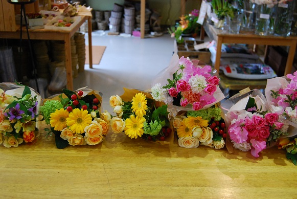 贈る花束たち_a0201358_1349348.jpg