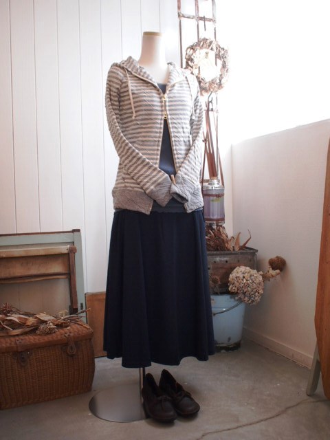 パーカー+スカート。_a0164280_1232151.jpg