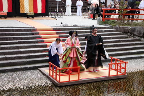ひな祭り 下鴨神社流し雛_e0048413_2013779.jpg