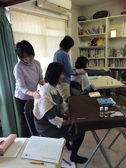 今日はアロマハンドスタッフ登録&勉強会でした_a0191183_16515472.jpg