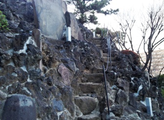 品川神社の「品川富士」に登頂しました！_b0067283_15162267.jpg