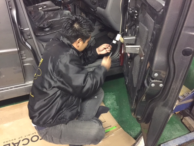 マサブロ!!納車1台!新在2台!ランクル、ハマー、アルファード_b0127002_2131457.jpg