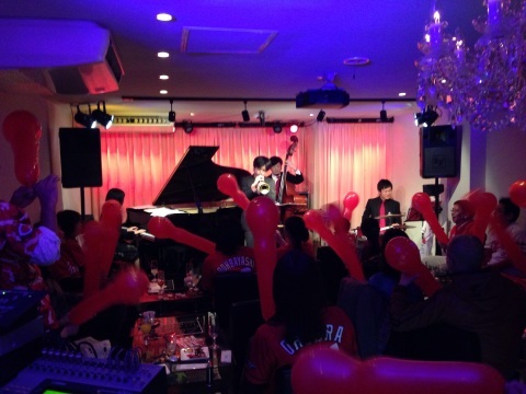 広島 Jazzlive comin 本日土曜日のライブ_b0115606_11230497.jpg