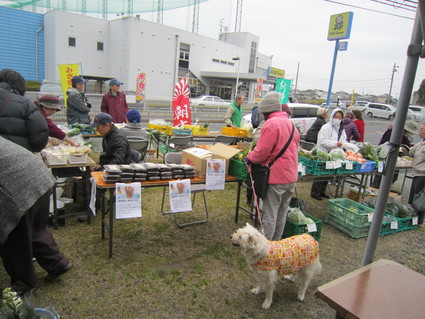 土曜朝市・イカナゴのくぎ煮_f0053885_19344810.jpg