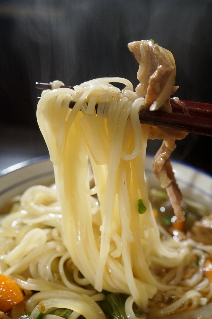 【フキノトウ入り　ぶっかけ肉うどん】簡単に　一人ご飯です♪_b0033423_031680.jpg