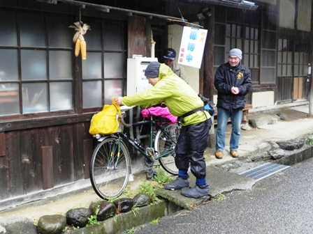春雨?の坂本屋 千客万来_f0213825_14441247.jpg