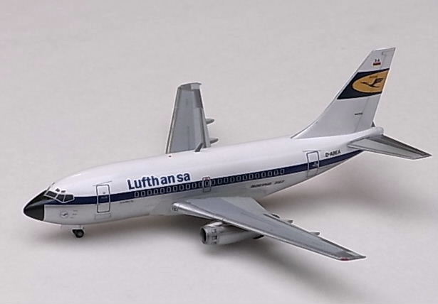 ボーイング737ー100 （ハセガワ1：200 改造） : こつこつ旅客機。